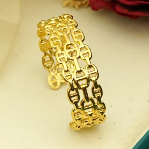 Regal Heritage Openwork Gold Cuff – Vintage Statement