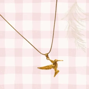 Golden Hummingbird Pendant Necklace – Nature’s Elegance