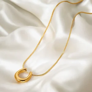 Golden Crescent Minimalist Necklace – Modern Statement